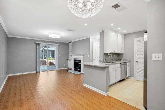 Sala de estar y cocina - 514 Granville Ct