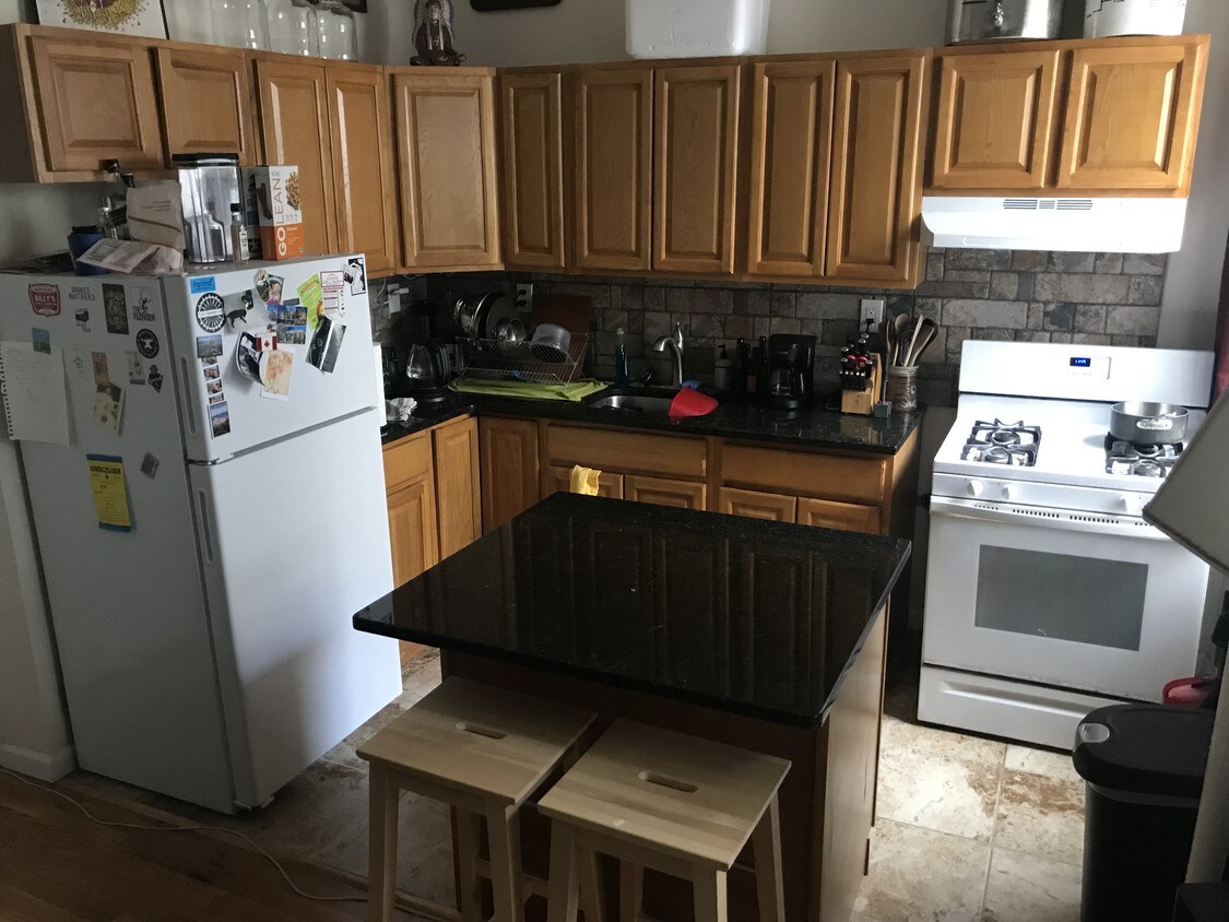 Primary Photo - 360 Rutland Rd