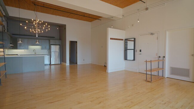 Photo du bâtiment - 426-426 Queen St E