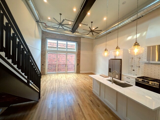Building Photo - Acadia Lofts on Main