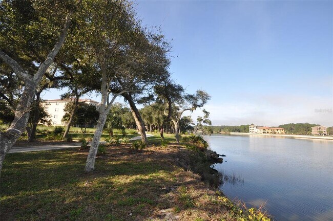 Building Photo - 80 Riverview Bend S