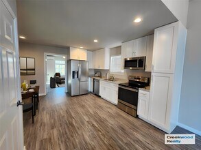 Building Photo - 220 St Croix Dr