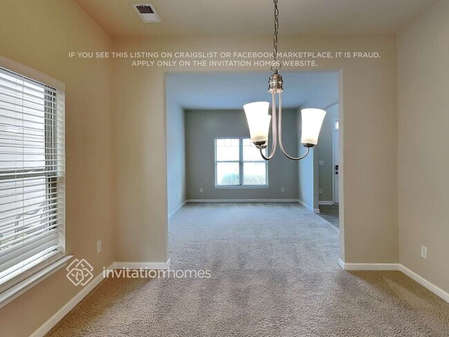 Foto del edificio - 605 Emporia Loop