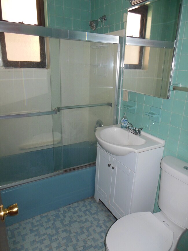 Bathroom - 4107 54th St