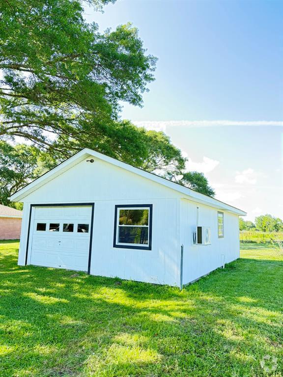 Building Photo - 11414 Sralla Rd