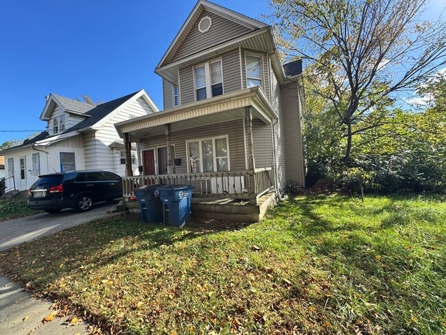 Building Photo - 1565 Jermain Dr