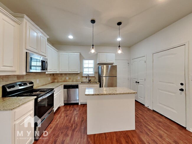 Building Photo - 602 Picnic Ct