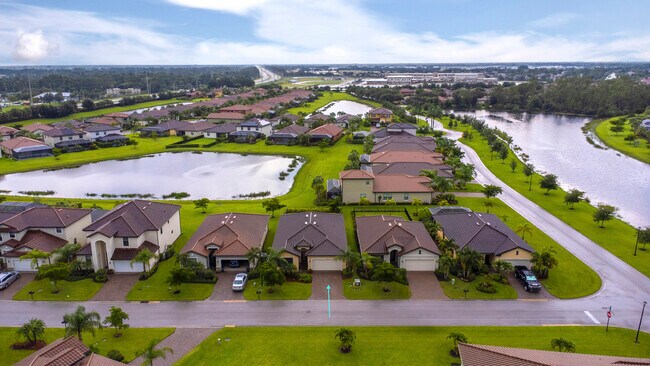 Foto del edificio - 12948 Broomfield Ln