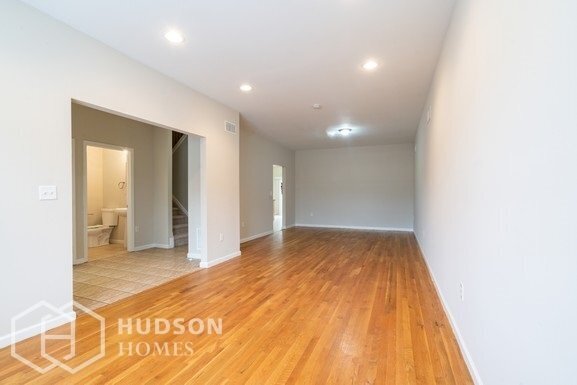 Building Photo - 106 Elmhurst Blvd