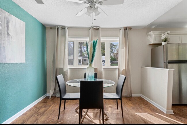 Foto del edificio - 212 Paladin Dr