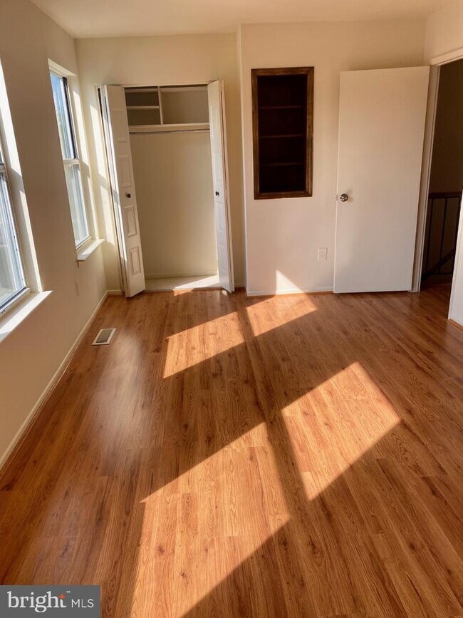 Building Photo - 7022 Palamar Turn