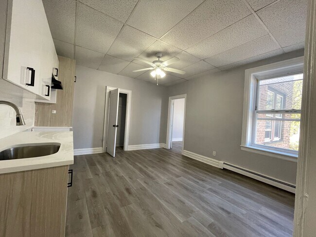 159 Hutton St 8 - 140 Hutton St