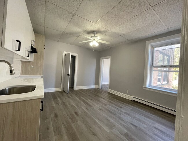 159 Hutton St 8 - 140 Hutton St