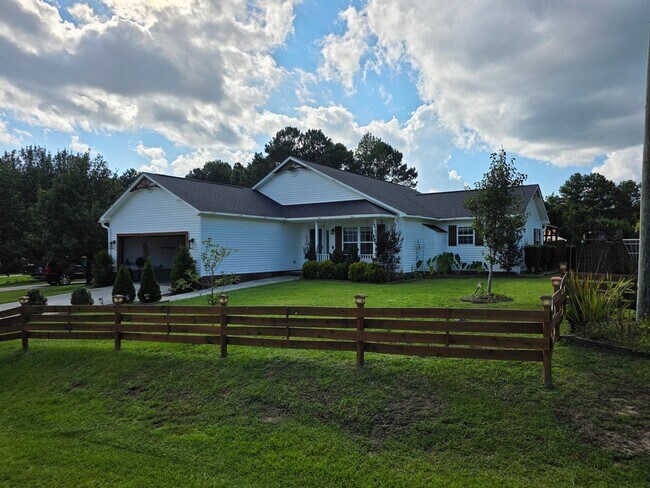 Foto del edificio - 200 Flagstone Ln