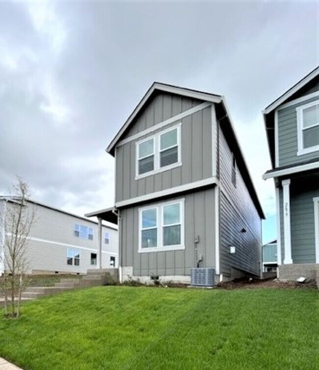Foto del edificio - 3 Bedroom / 2.5 Bath Home McMinnville