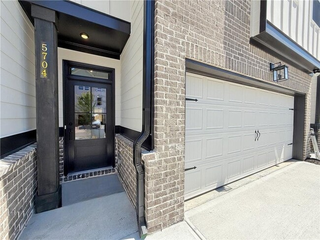 Building Photo - 5704 Urban Vlg Wy