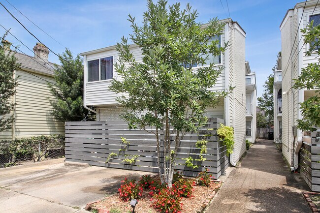 Building Photo - 5421 Constance St