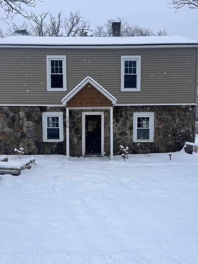 Building Photo - 190 Davenport St