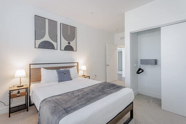 Foto del edificio - 601 E Pete Rose Wy