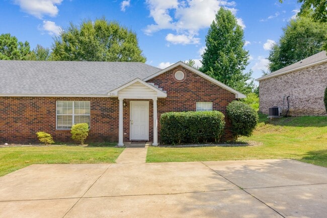 Now Available! 3 Bed 3 Bath Duplex - Now Available! 3 Bed 3 Bath Duplex House
