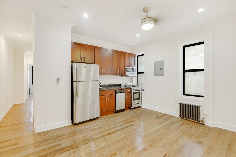 Primary Photo - 1159 President St