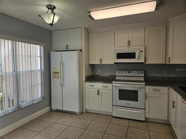 Building Photo - 2321 Water View Loop