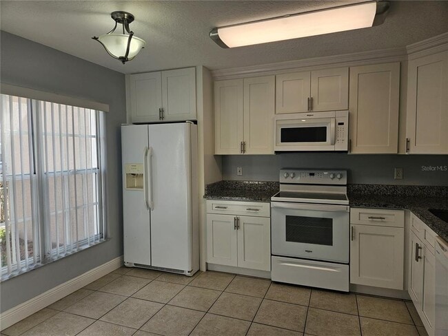 Foto del edificio - 2321 Water View Loop