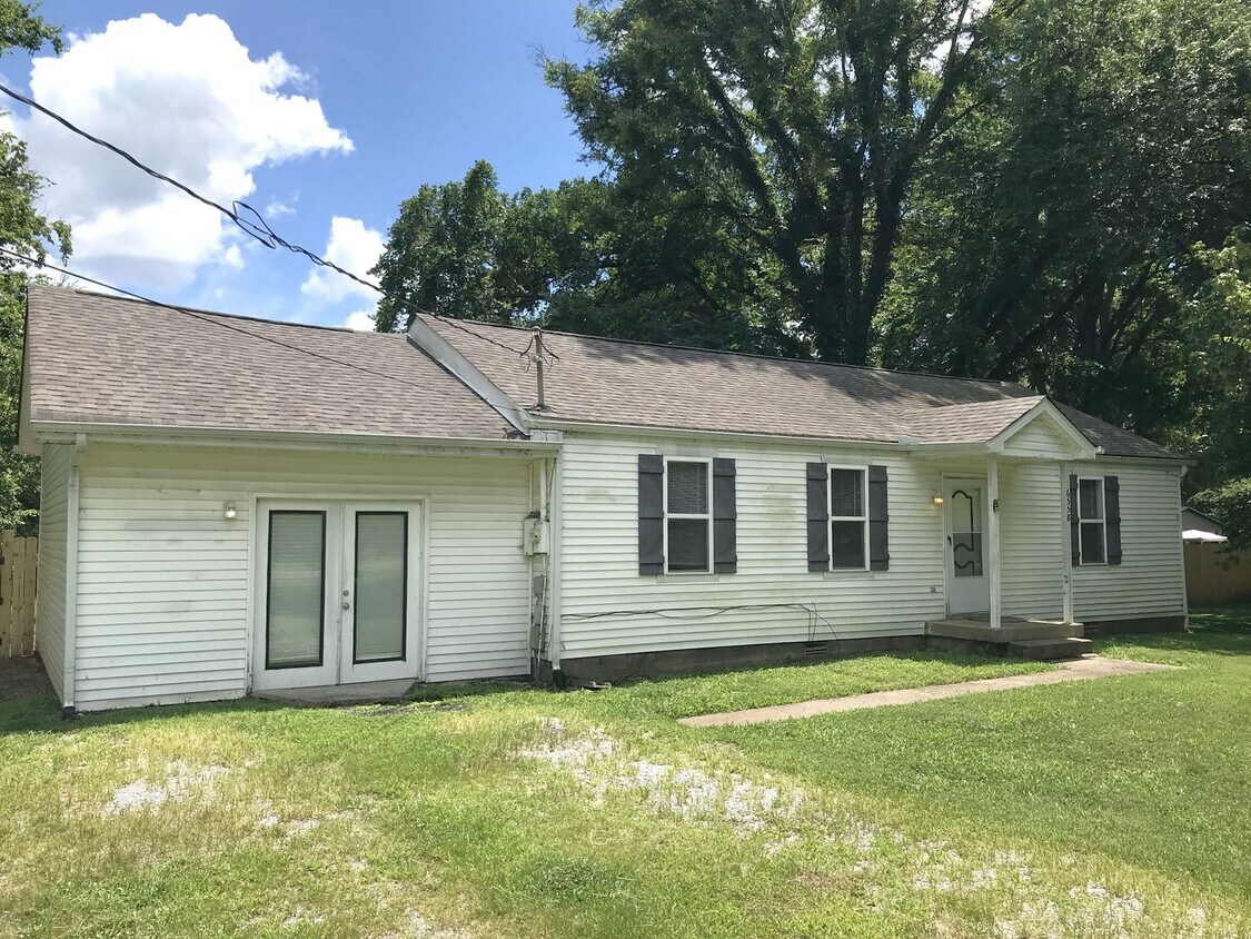 Primary Photo - Great 3 Bedroom 2 Full Bath Home in Murfre...
