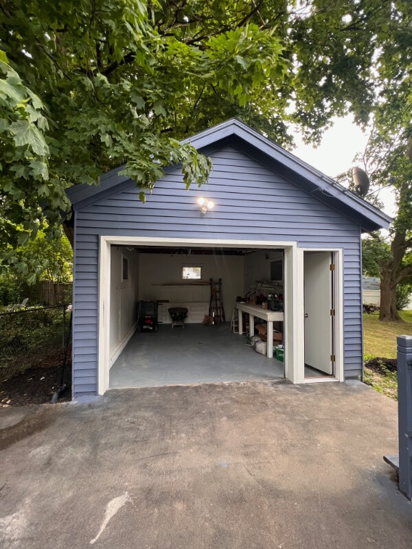 Foto del edificio - 313 Clover Ridge Dr