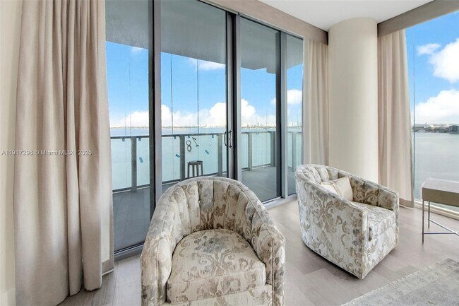 Foto del edificio - 2900 NE 7th Ave