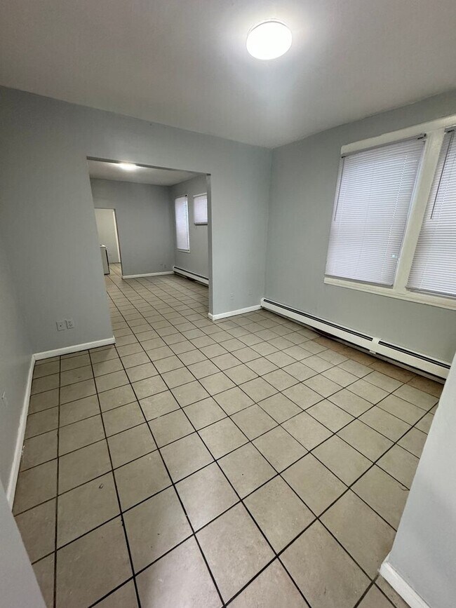 Building Photo - 4013 Ventnor Ave