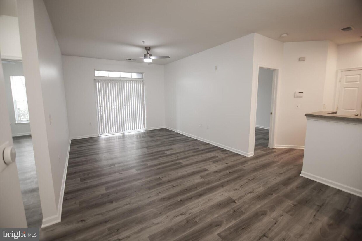 Foto principal - 1311 Karen Blvd