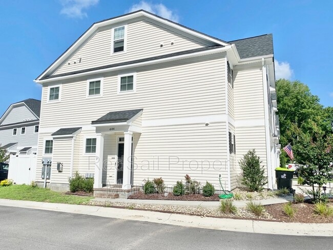 Building Photo - 644 Rhema Rd
