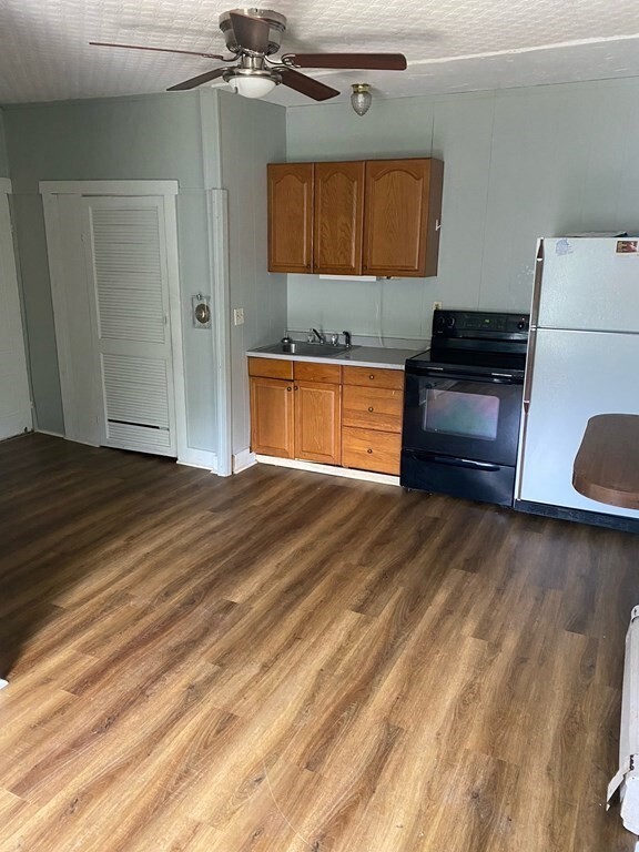 Foto principal - 63 Estabrook St