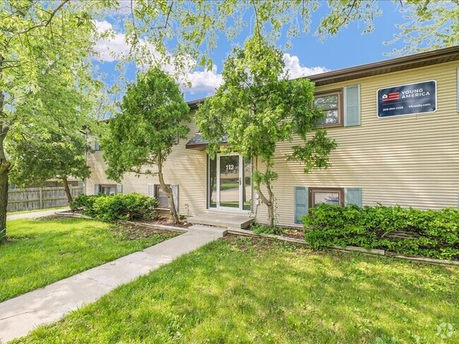 Building Photo - 112 W Raab Rd