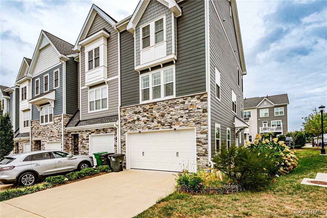 Primary Photo - 5220 Gower Pl