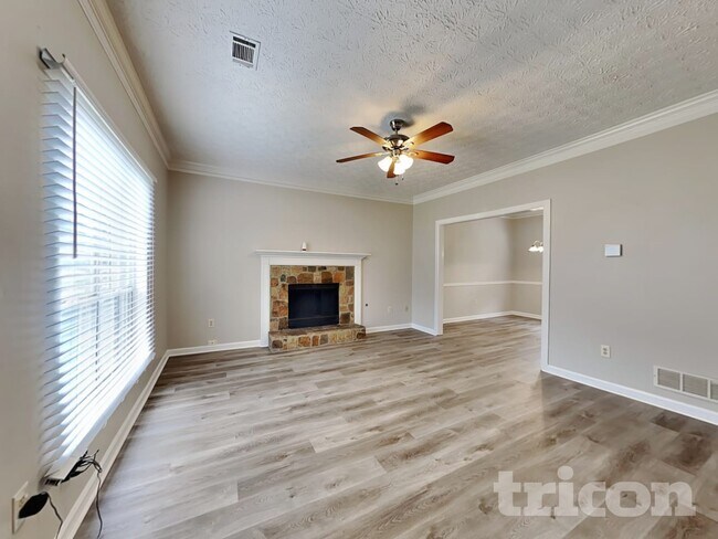 Foto del edificio - 1475 Watercrest Cir