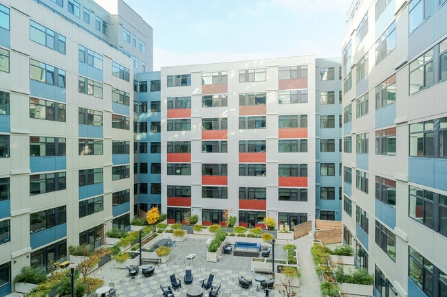 Building Photo - 1955 129th Ave NE