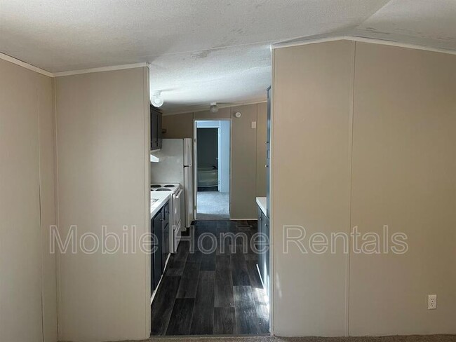 Building Photo - 142 Jeremy Dr