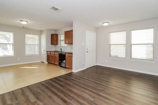 Foto del edificio - 3603 Fuller Bluff Drive