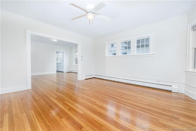 Building Photo - 17 Hatch St