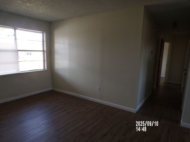 Building Photo - Great home close to Voch-tech, southwester...