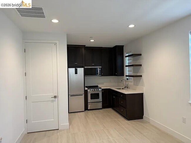 Building Photo - 451 Trellis Wy