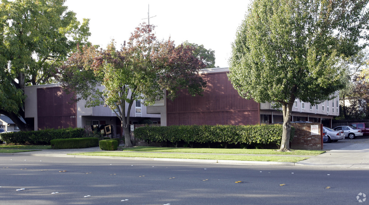 Primary Photo - Rosa Parks Townhomes