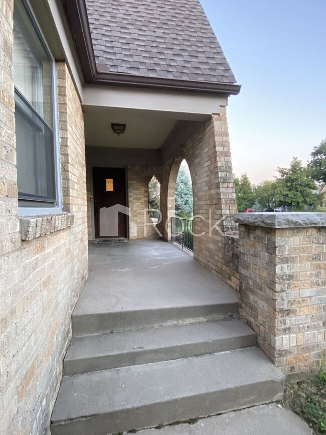 Photo - 2 Bedroom 2 Bathroom plus Bonus Room with ALL Appliances Included House