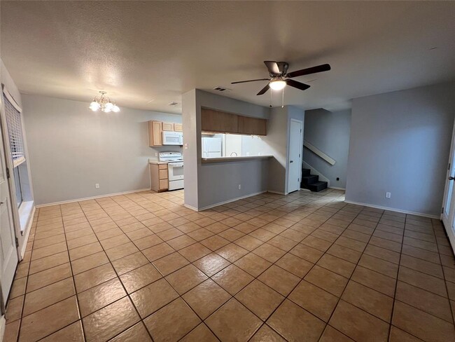 Foto del edificio - 2213 Creekside Ln