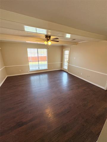 Foto del edificio - 529 Jeff Grimes Blvd