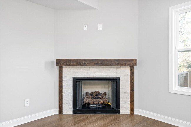 Foto del edificio - 5 Bedroom Home For Rent in St. Bethlehem Area!