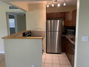 Building Photo - 9105 SW 137th Ter