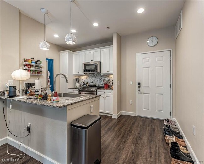 Building Photo - 2 br, 2 bath House - 2366 Scholarship